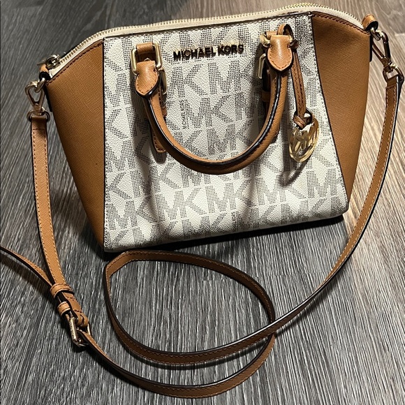 Michael Kors Brown and Cream Logo Satchel - Picture 4 of 9